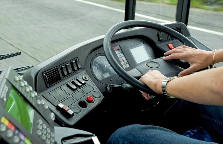 kokpit kierowcy autobusu